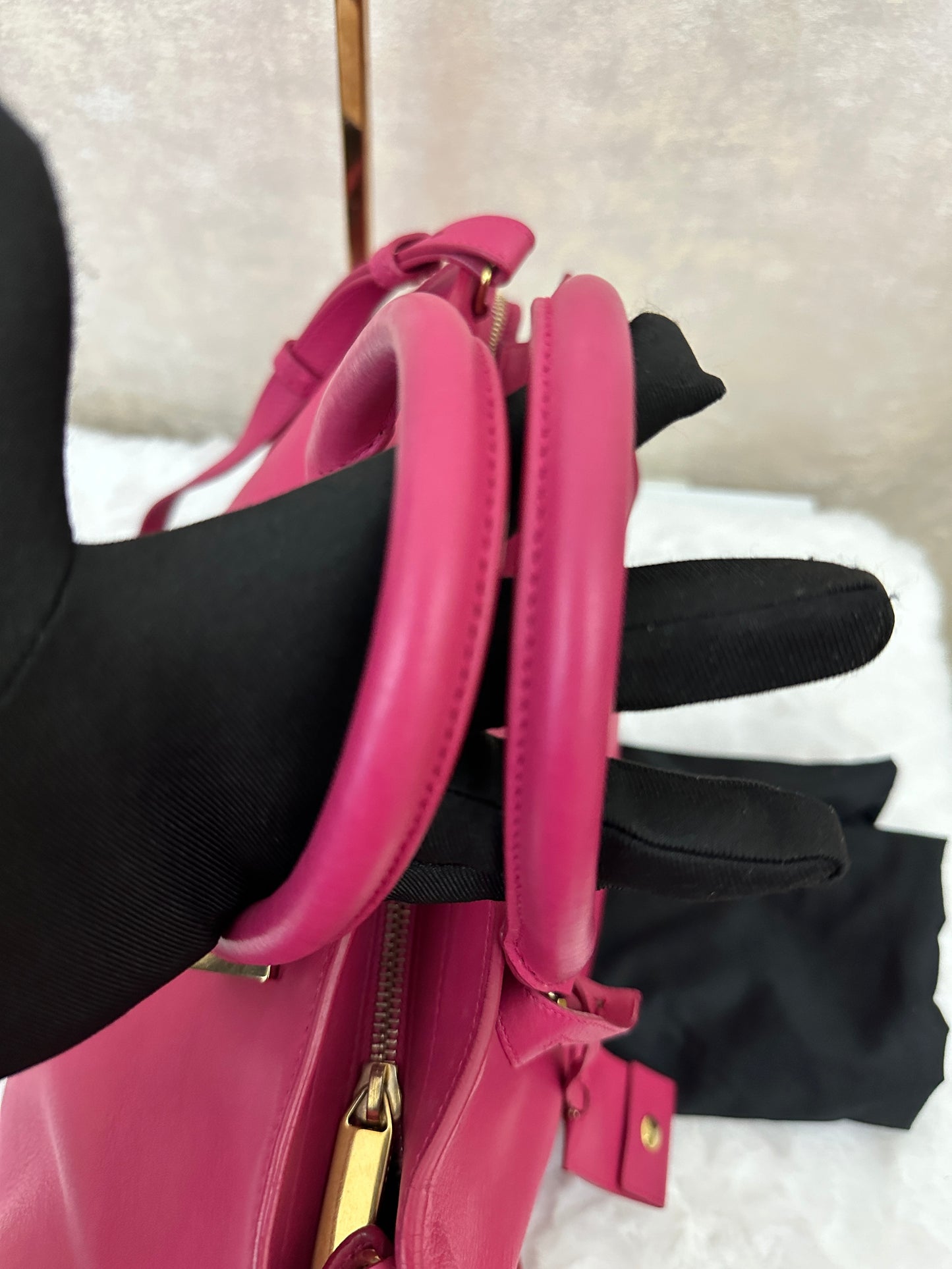 (Consignment) PRELOVED YSL Saint Laurent Paris Hot Pink Small. Anas Chyc Leather 311210 527411
