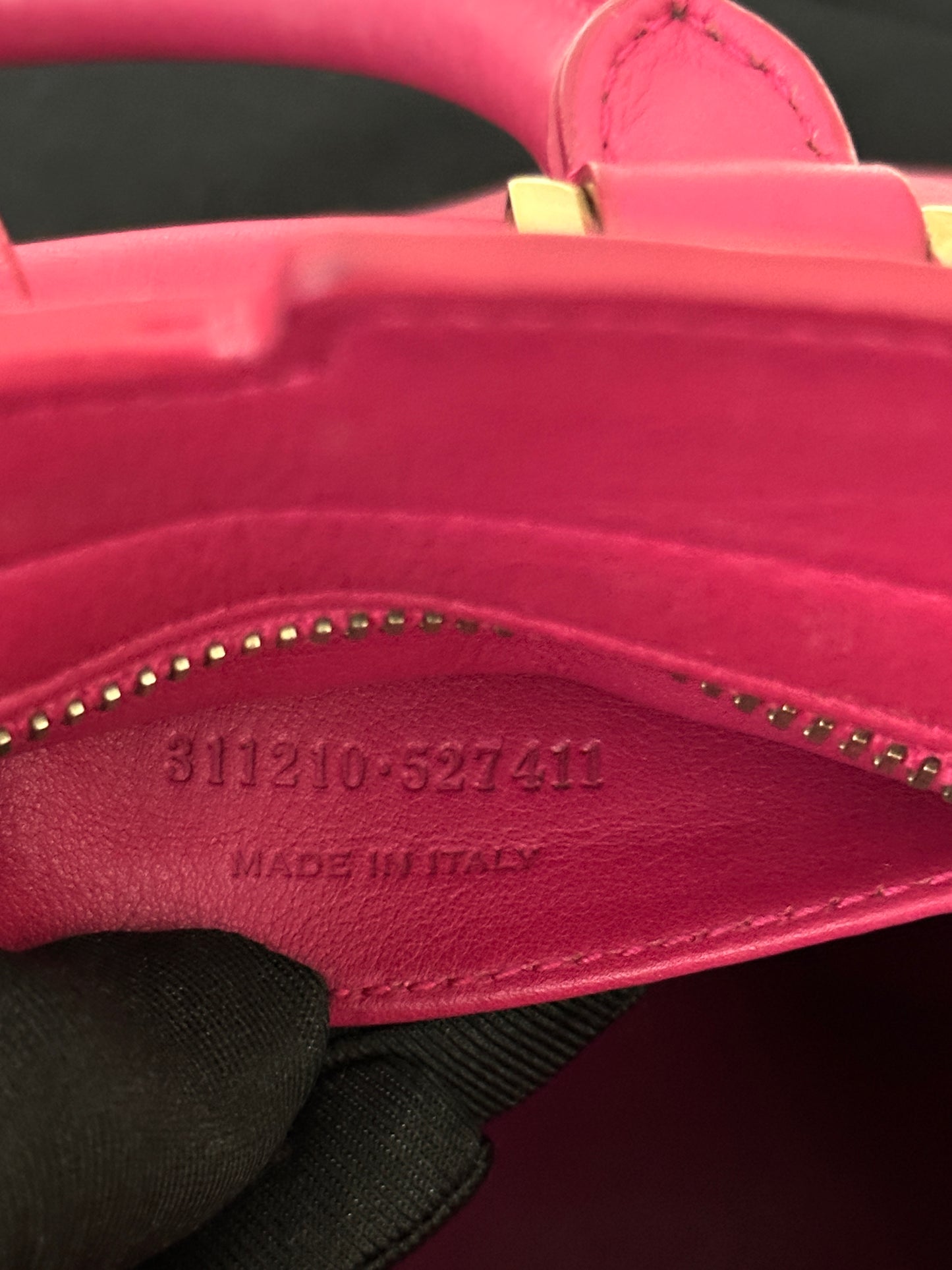 (Consignment) PRELOVED YSL Saint Laurent Paris Hot Pink Small. Anas Chyc Leather 311210 527411