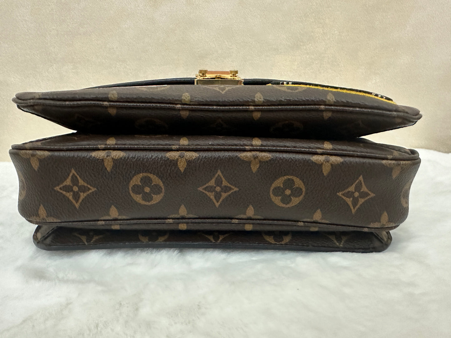 (PRELOVED LIMITED EDITION Louis Vuitton Monogram Pochette Metis AR3128 CONSIGNMENT
