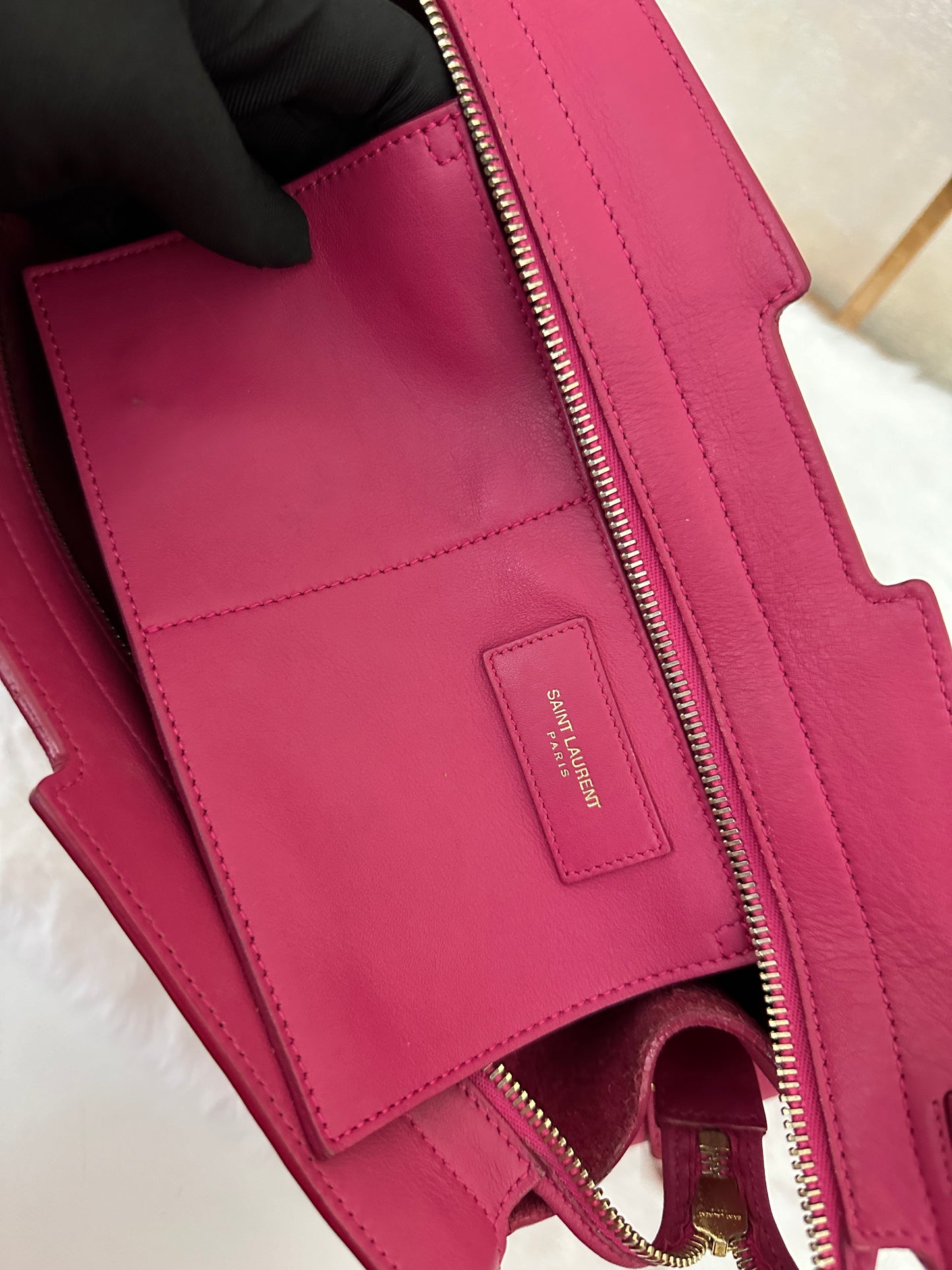 (Consignment) PRELOVED YSL Saint Laurent Paris Hot Pink Small. Anas Chyc Leather 311210 527411
