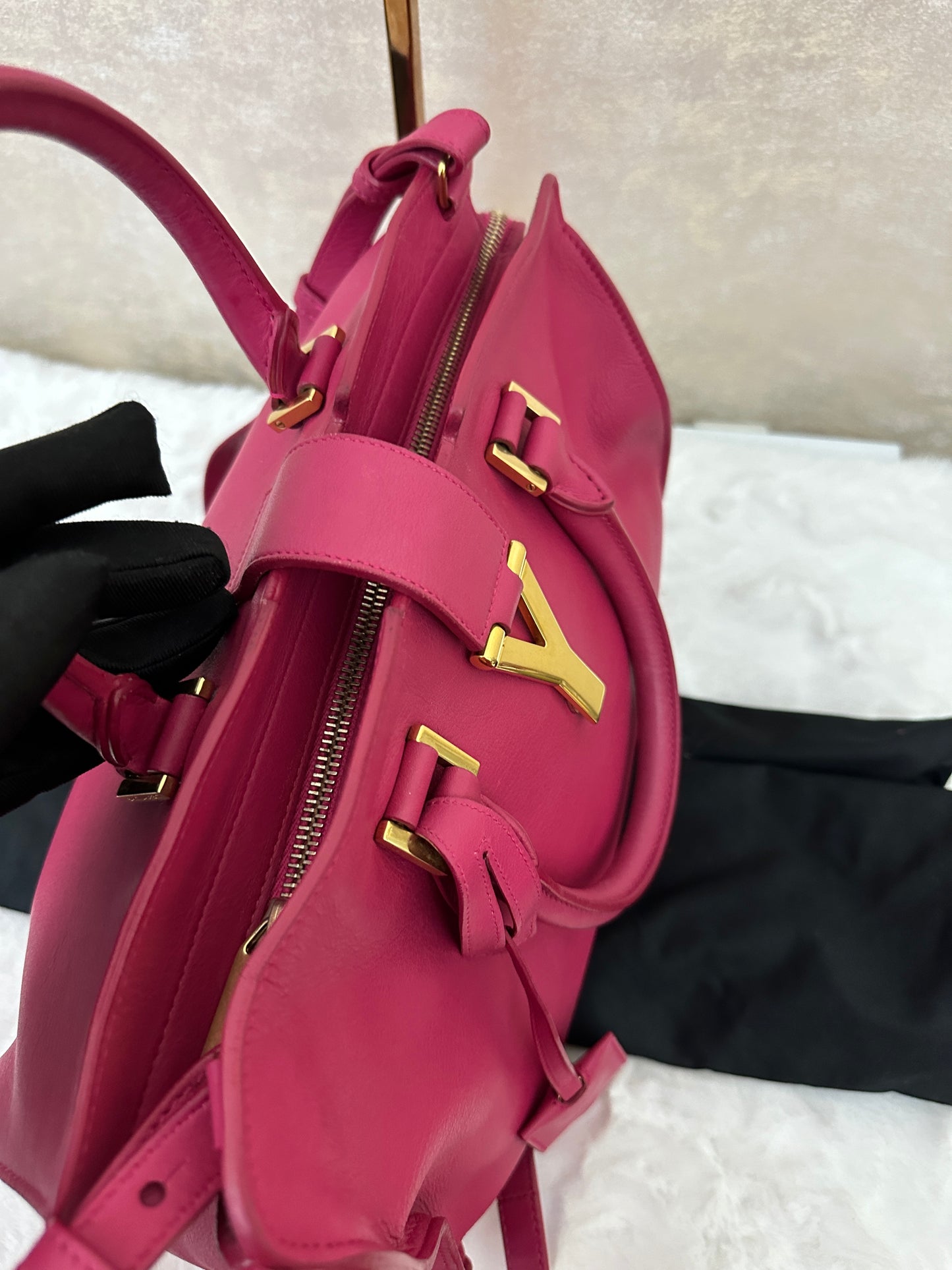 (Consignment) PRELOVED YSL Saint Laurent Paris Hot Pink Small. Anas Chyc Leather 311210 527411
