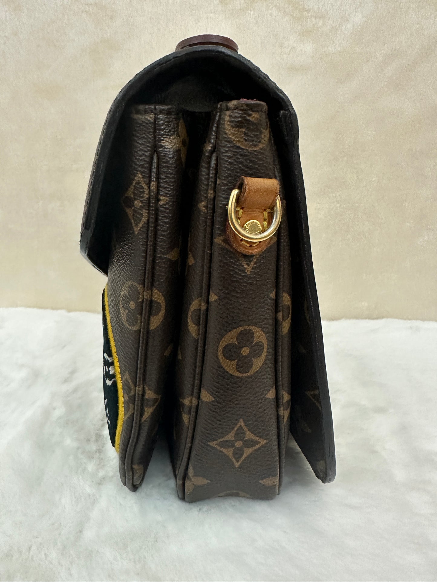 (PRELOVED LIMITED EDITION Louis Vuitton Monogram Pochette Metis AR3128 CONSIGNMENT
