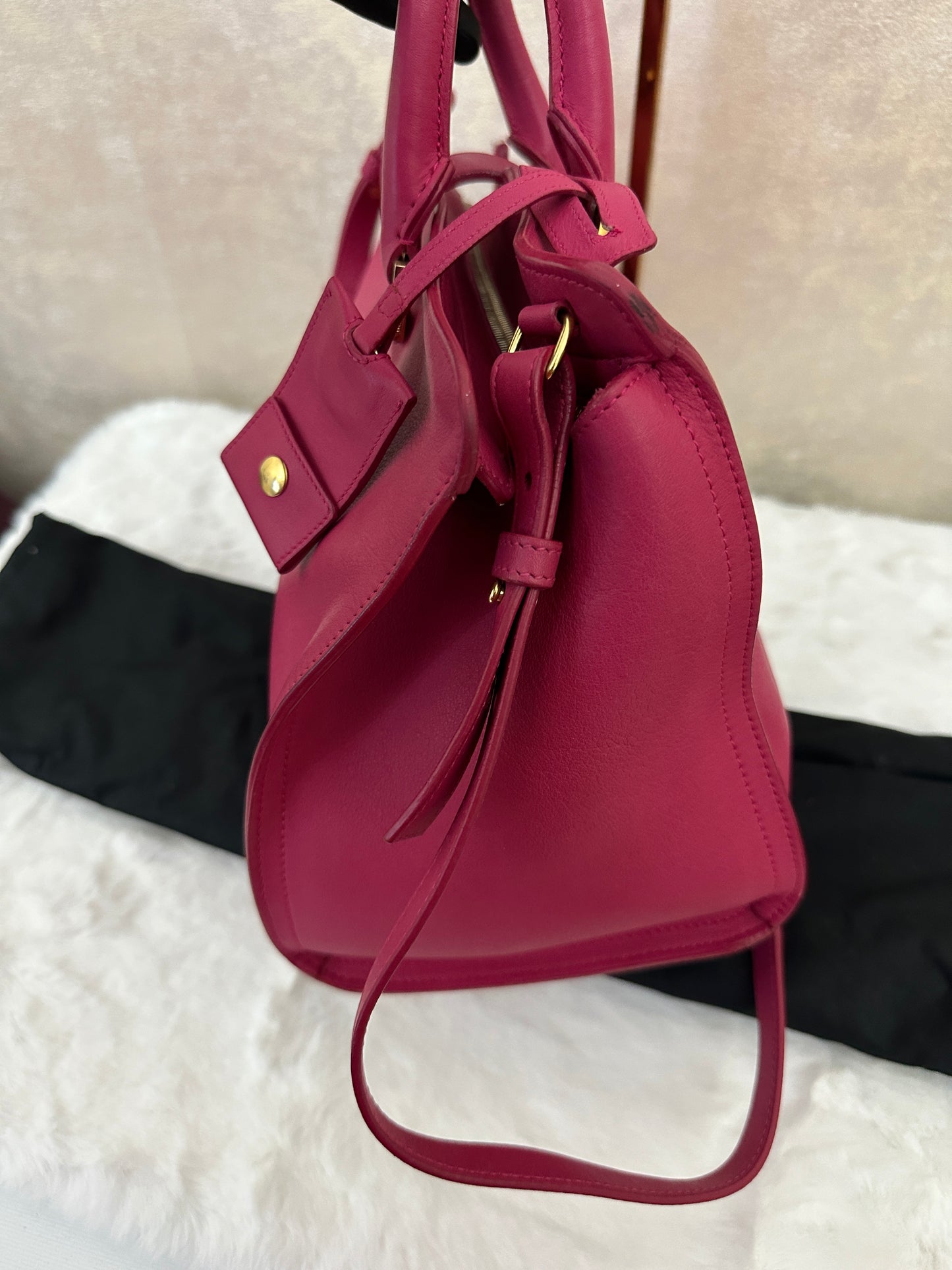 (Consignment) PRELOVED YSL Saint Laurent Paris Hot Pink Small. Anas Chyc Leather 311210 527411
