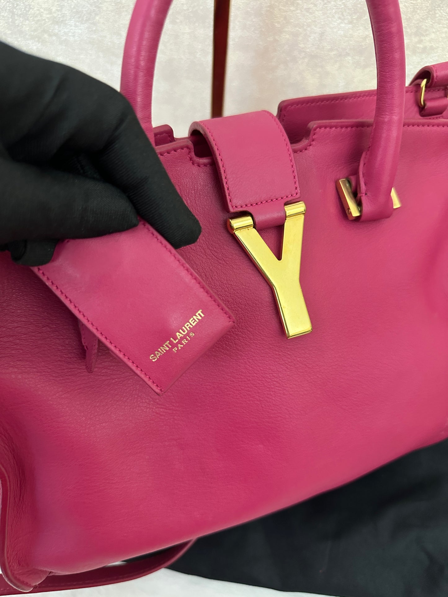 (Consignment) PRELOVED YSL Saint Laurent Paris Hot Pink Small. Anas Chyc Leather 311210 527411