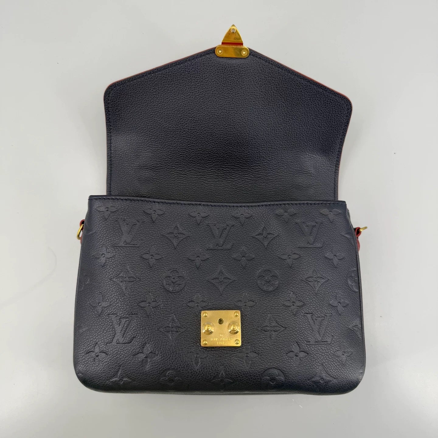 PRE-ORDERED Preloved Louis Vuitton Navy Blue/Red Monogram Empreinte Leather Pochette Metis DU3158
