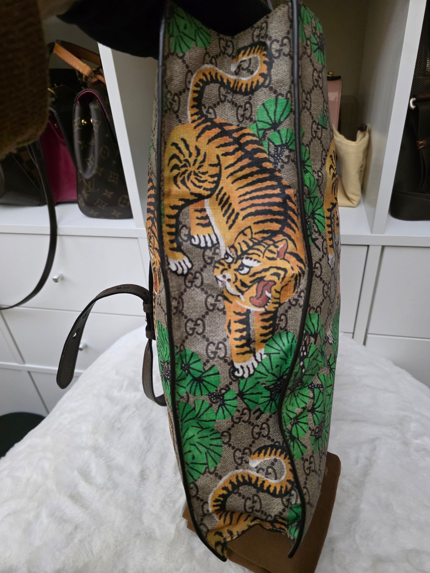 PRELOVED GUCCI Supreme BENGAL TIGER TOTE with strap limited edition