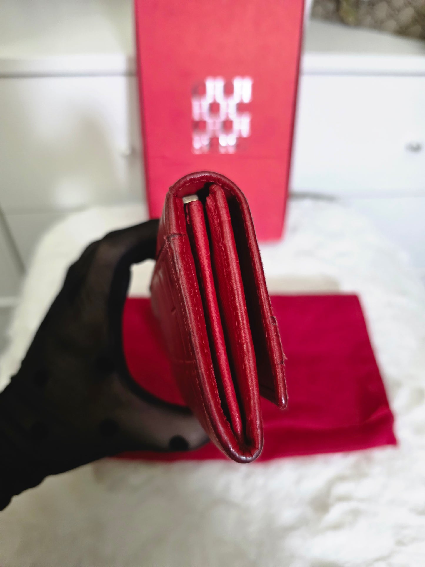 Preloved Carolina Herrera Red wallet <consignment>
