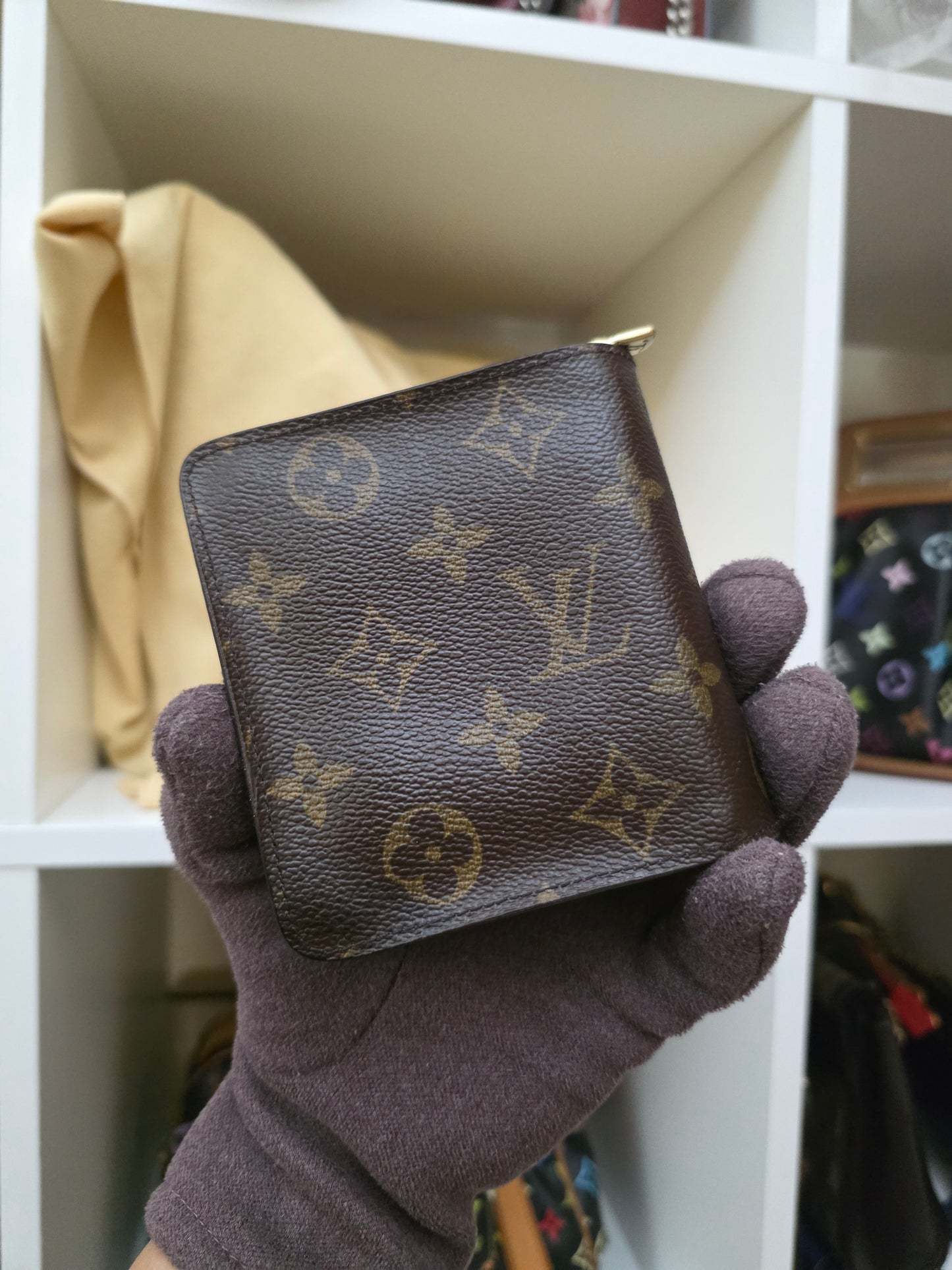 Preloved Louis Vuitto Monogram Compact Zippy wale5