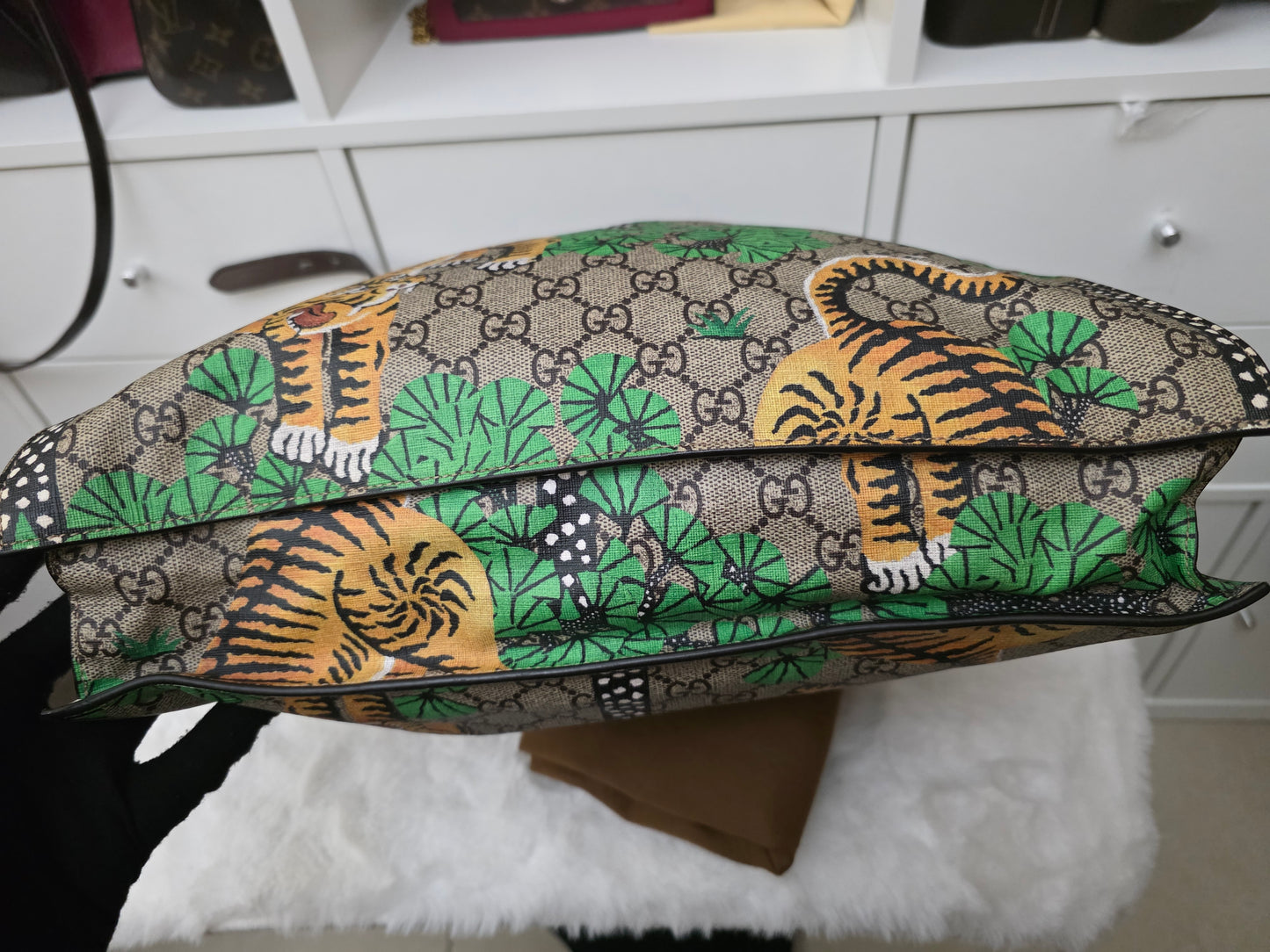 PRELOVED GUCCI Supreme BENGAL TIGER TOTE with strap limited edition