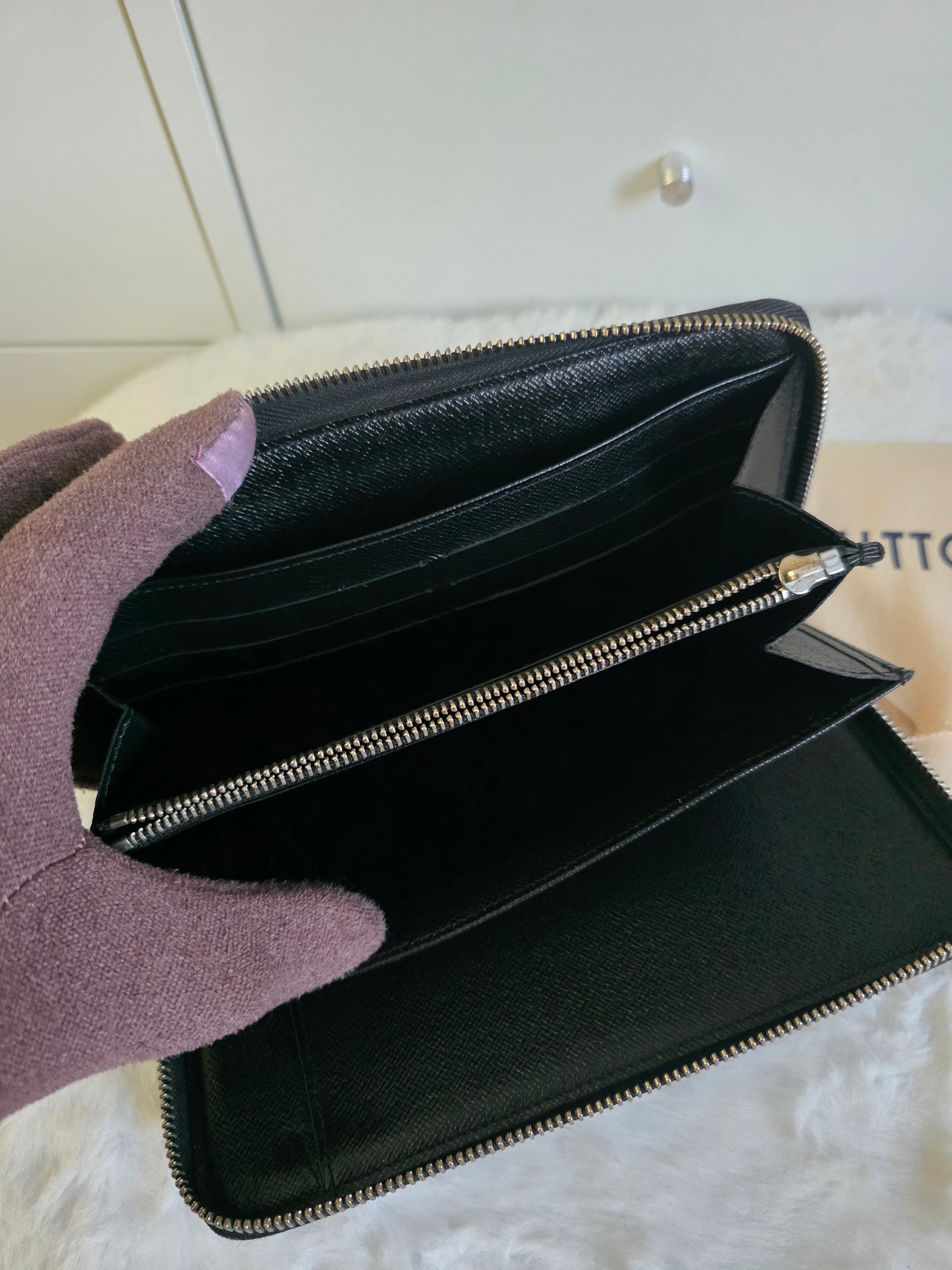 PRELOVED Louis Vuitton Damier Graphite Zippy wallet CA2164 with lv dustbag