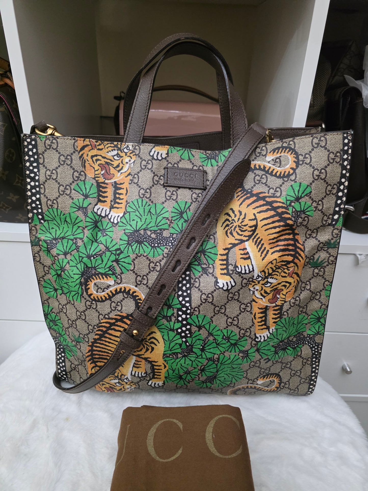 PRELOVED GUCCI Supreme BENGAL TIGER TOTE with strap limited edition