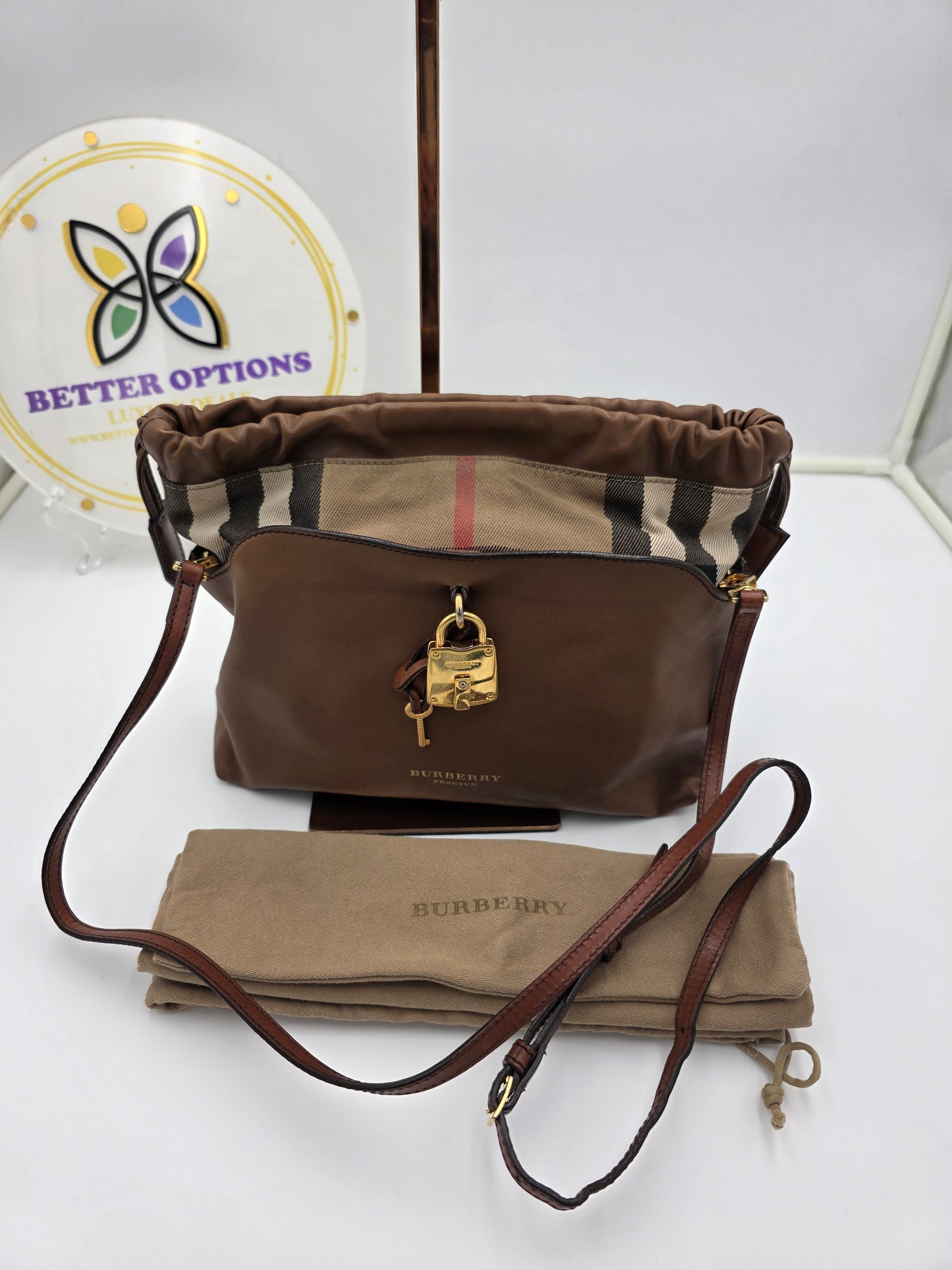 Preloved Burberry Little Crush lock it