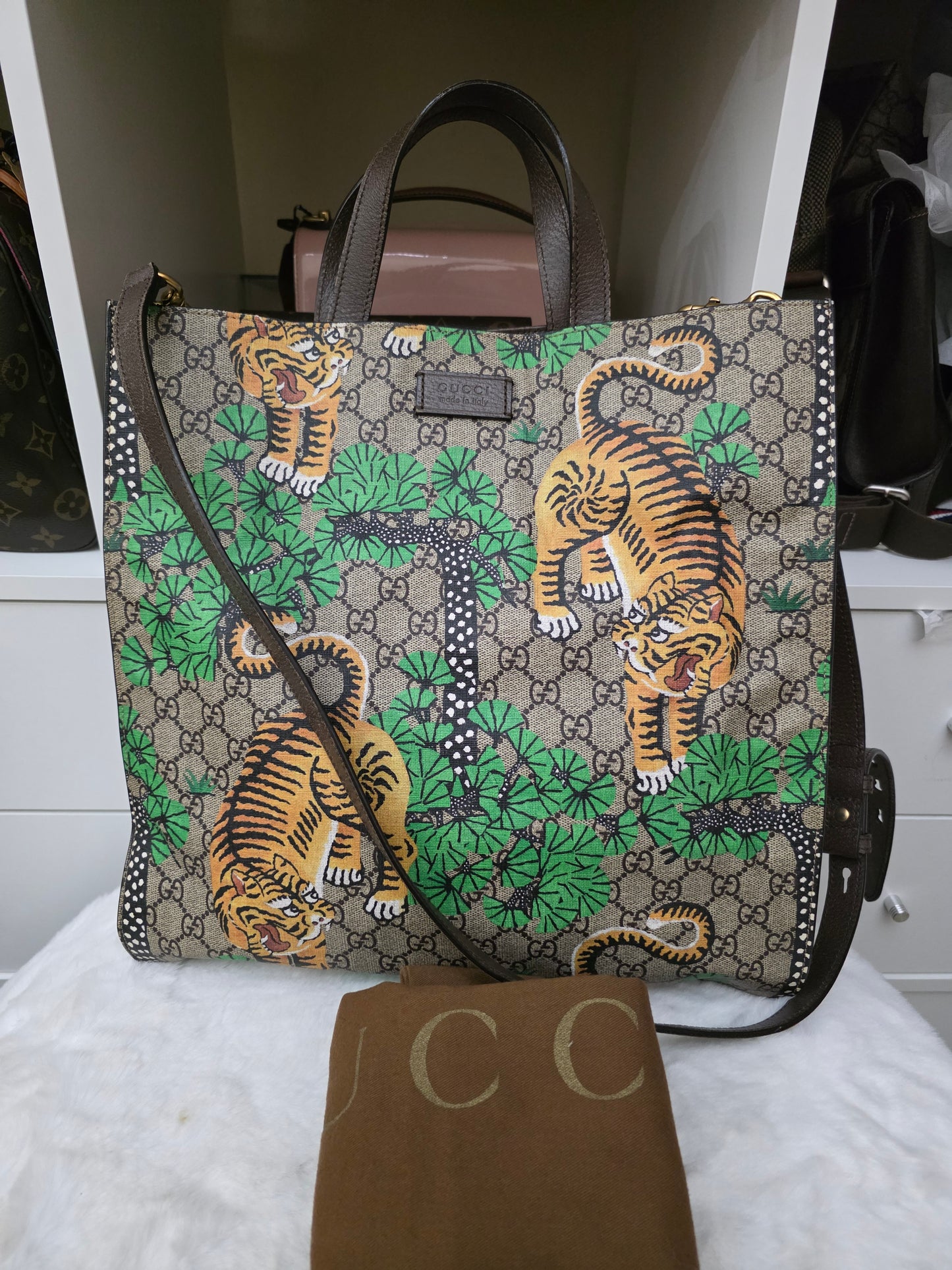 PRELOVED GUCCI Supreme BENGAL TIGER TOTE with strap limited edition