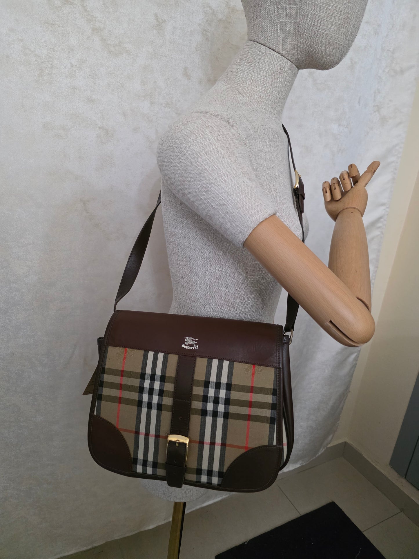 PRELOVED Vintage Burberry Haycheck Cross body bag