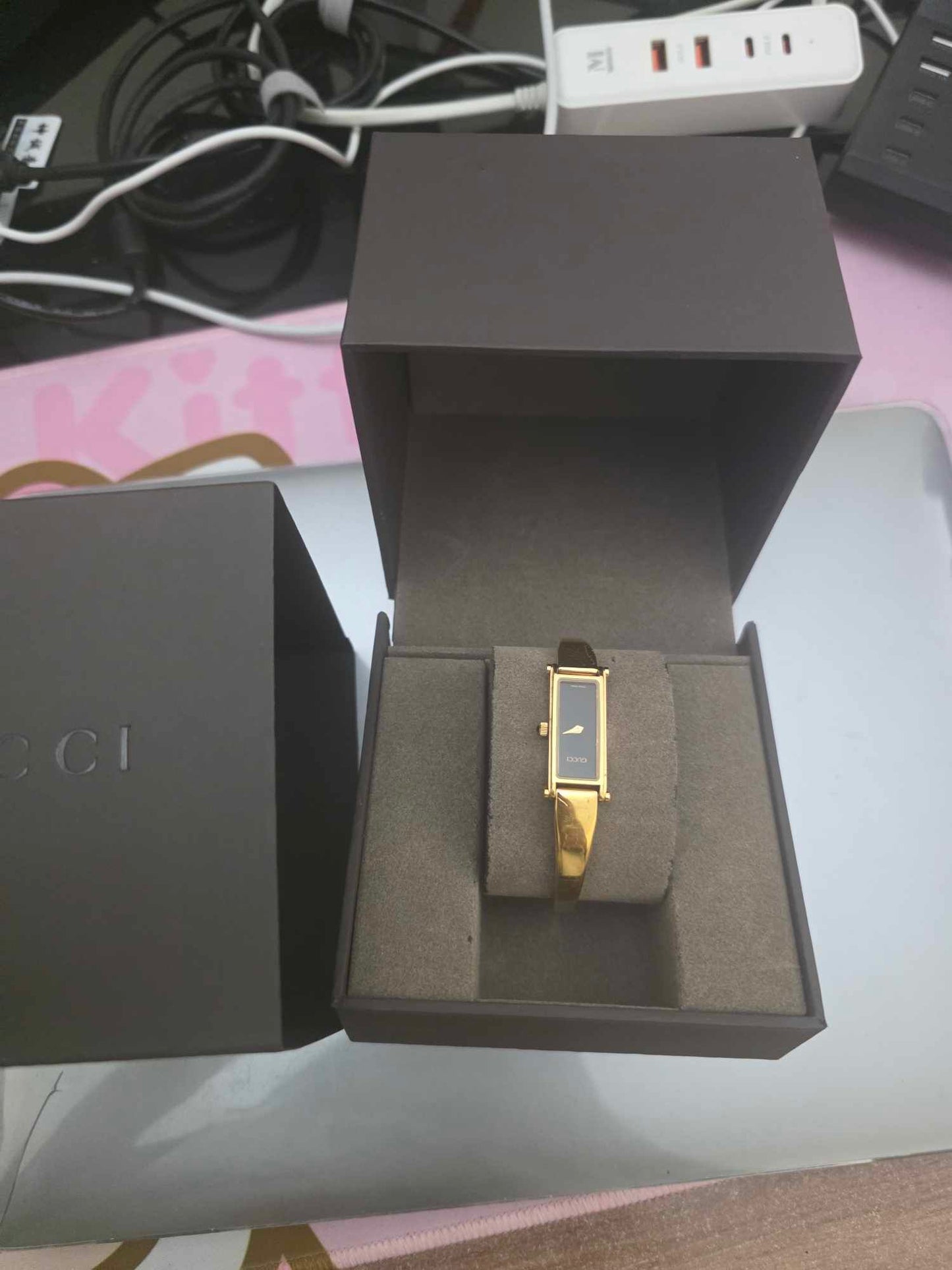 Preloved Gucci gold tone wrislet watch