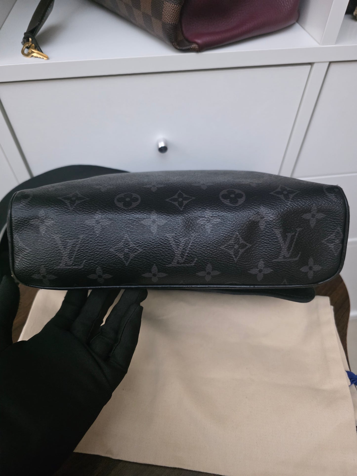 Louis Vuitton DISTRICT MM MESSENGER BAG CA3179