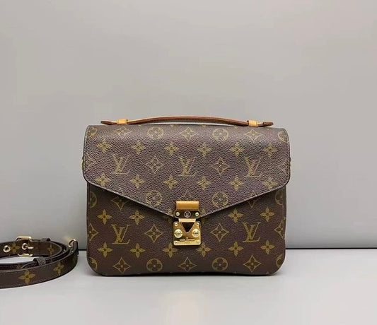 PRELOVED Louis Vuitton Monogram Metis Pochette DR4116