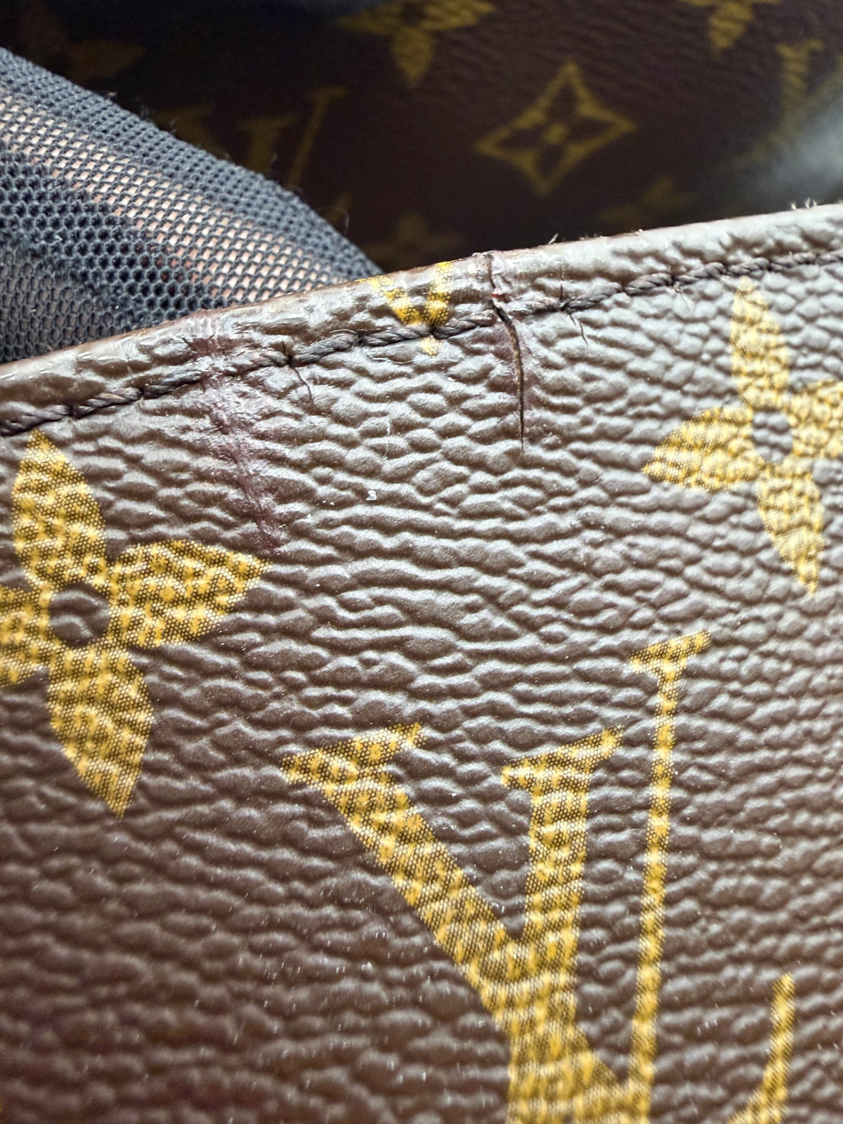 Pre Owned Louis Vuitton Monogram Pochette Metis GI1178