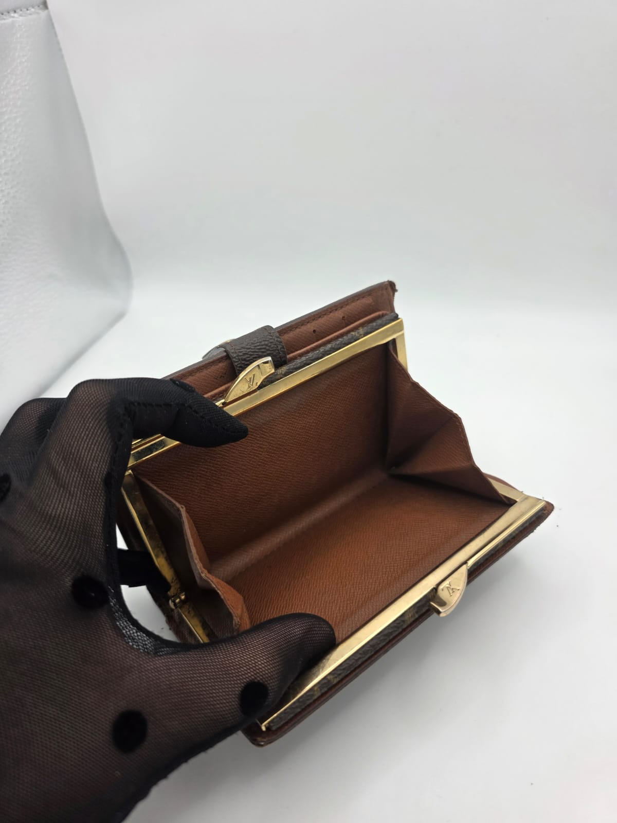 Preloved vintage Louis Vuitton Monogram Portefeuille Viennois Pocket Bi Fold Wallet MI0999