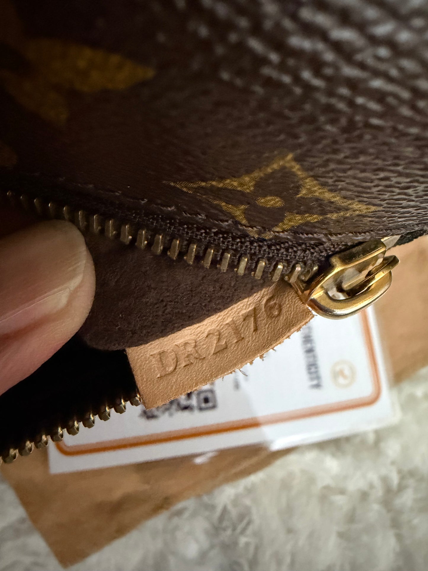 Pre Owned Louis Vuitton Pochette Metis DR2176