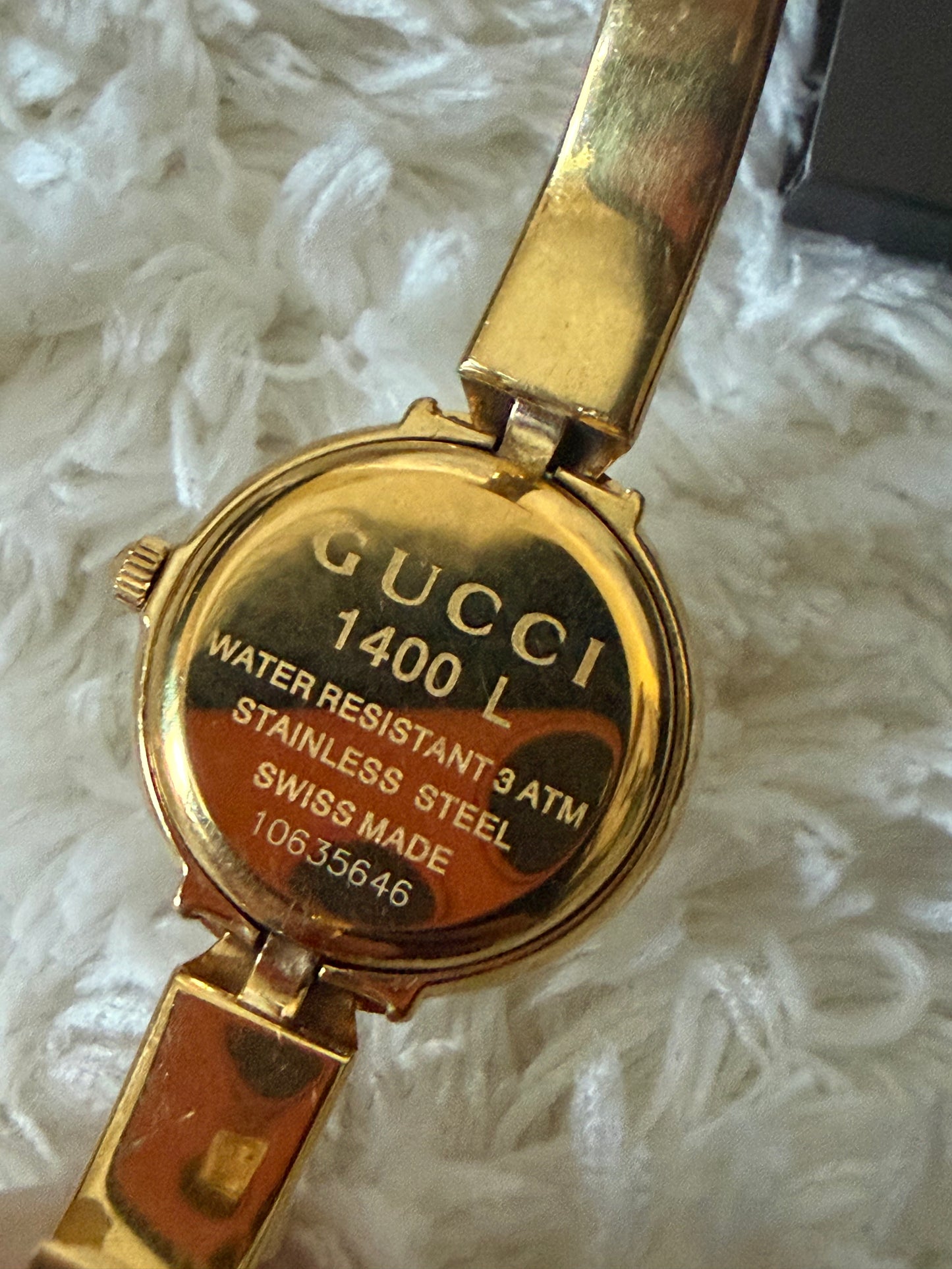 Pre- Owned ORIGINAL Gucci gold plated Bangle serial 10635646