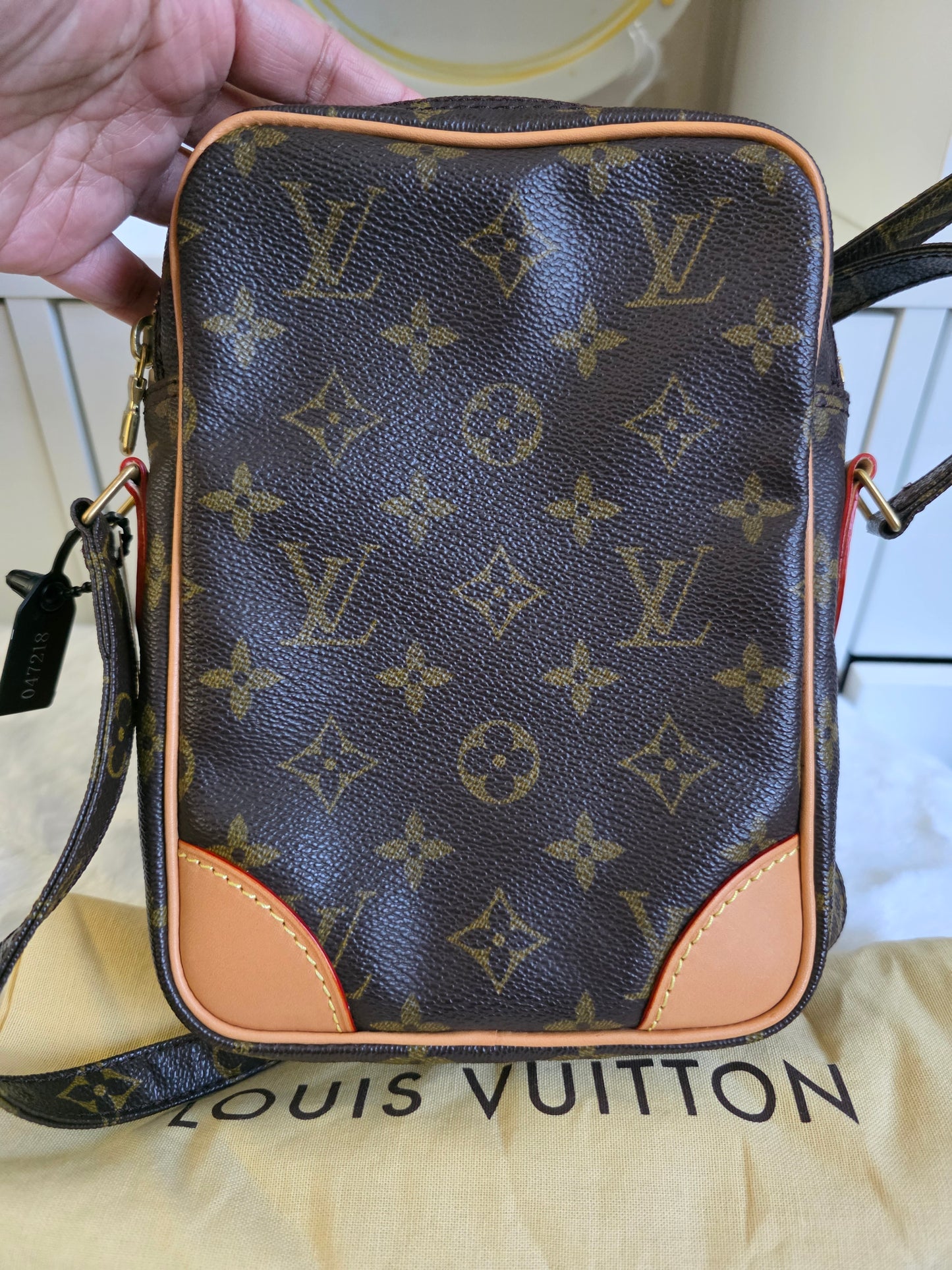 (Consignment) Preloved Louis Vuitton Monogram DANUBE AR002Q