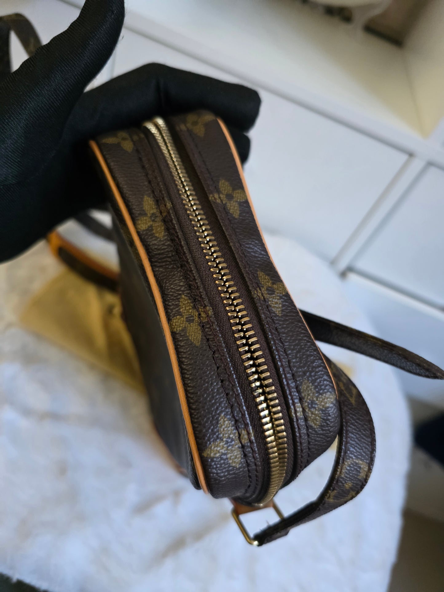 (Consignment) Preloved Louis Vuitton Monogram DANUBE AR002Q