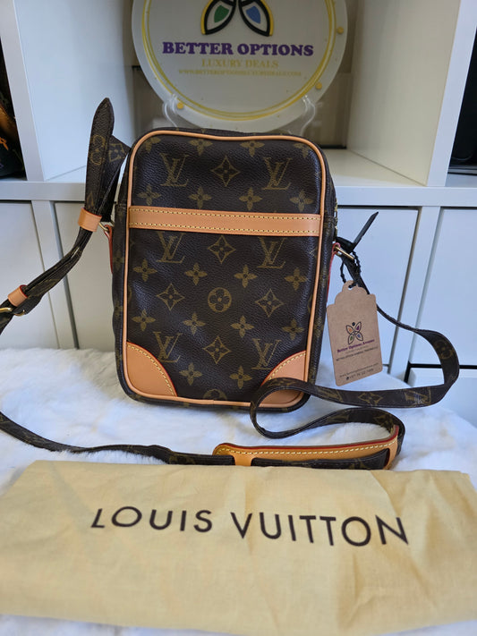 (Consignment) Preloved Louis Vuitton Monogram DANUBE AR002Q