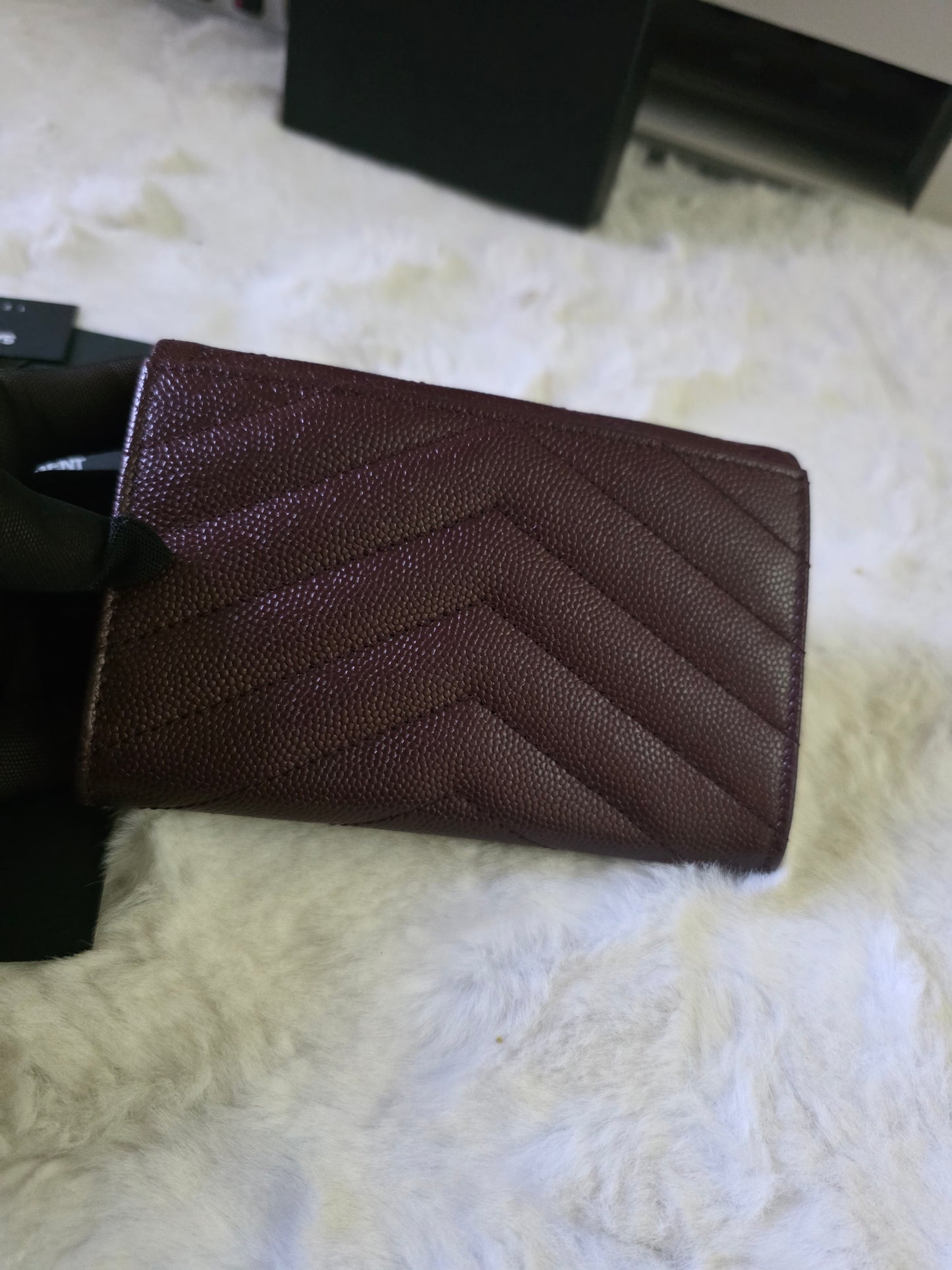 preloved CASSANDRE wallet in GRAIN DE POUDRE leather
ROUGE CABERNET