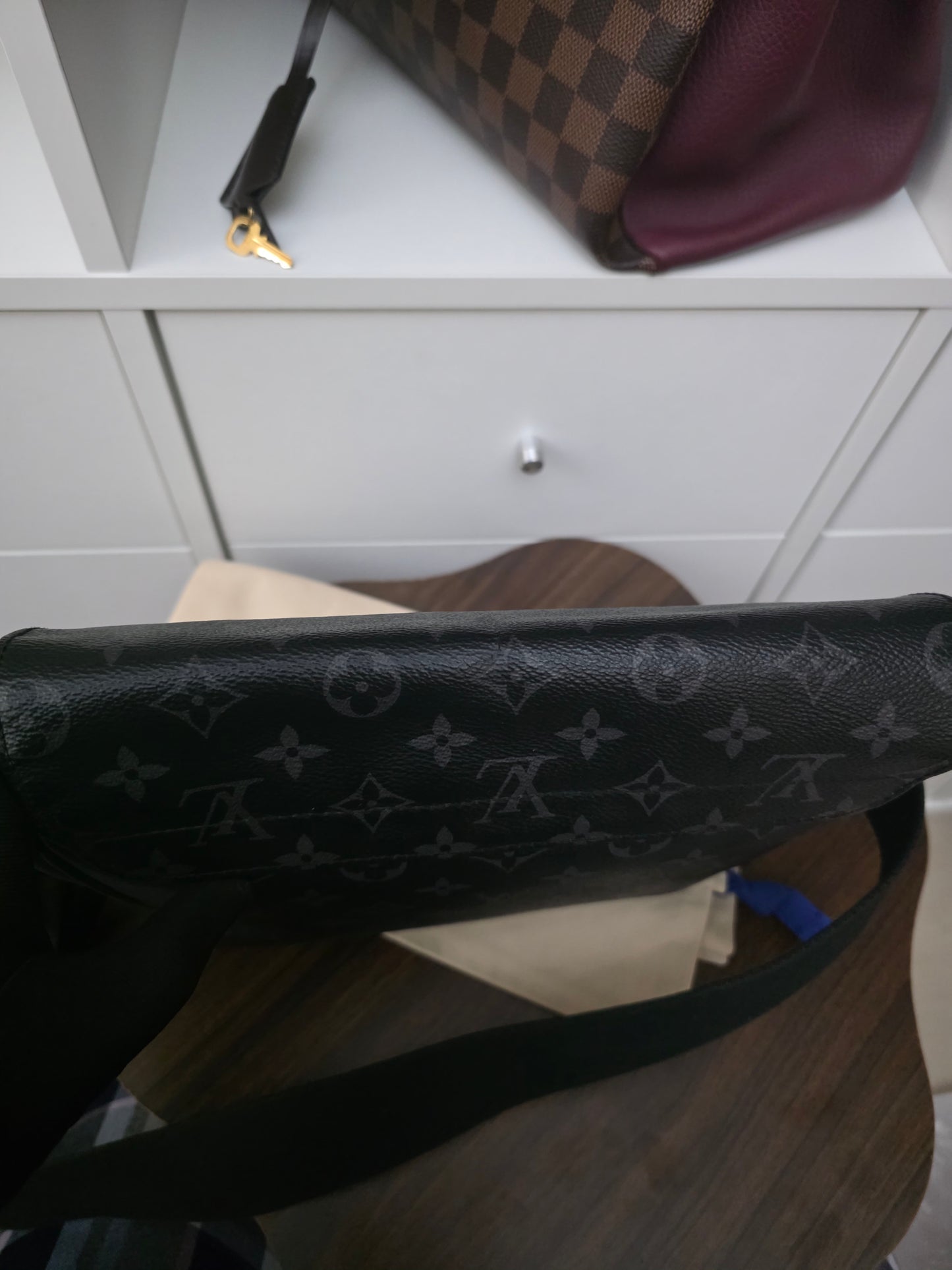 Louis Vuitton DISTRICT MM MESSENGER BAG CA3179