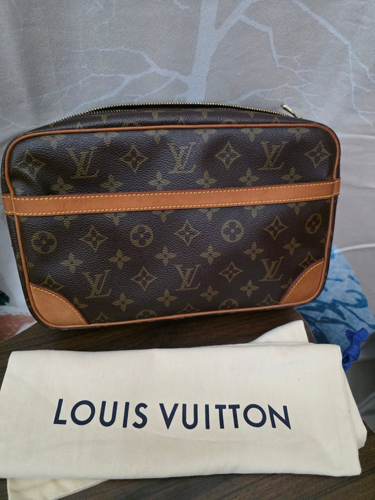Pre owned Louis Vuitton Campiegne 28 8906SL