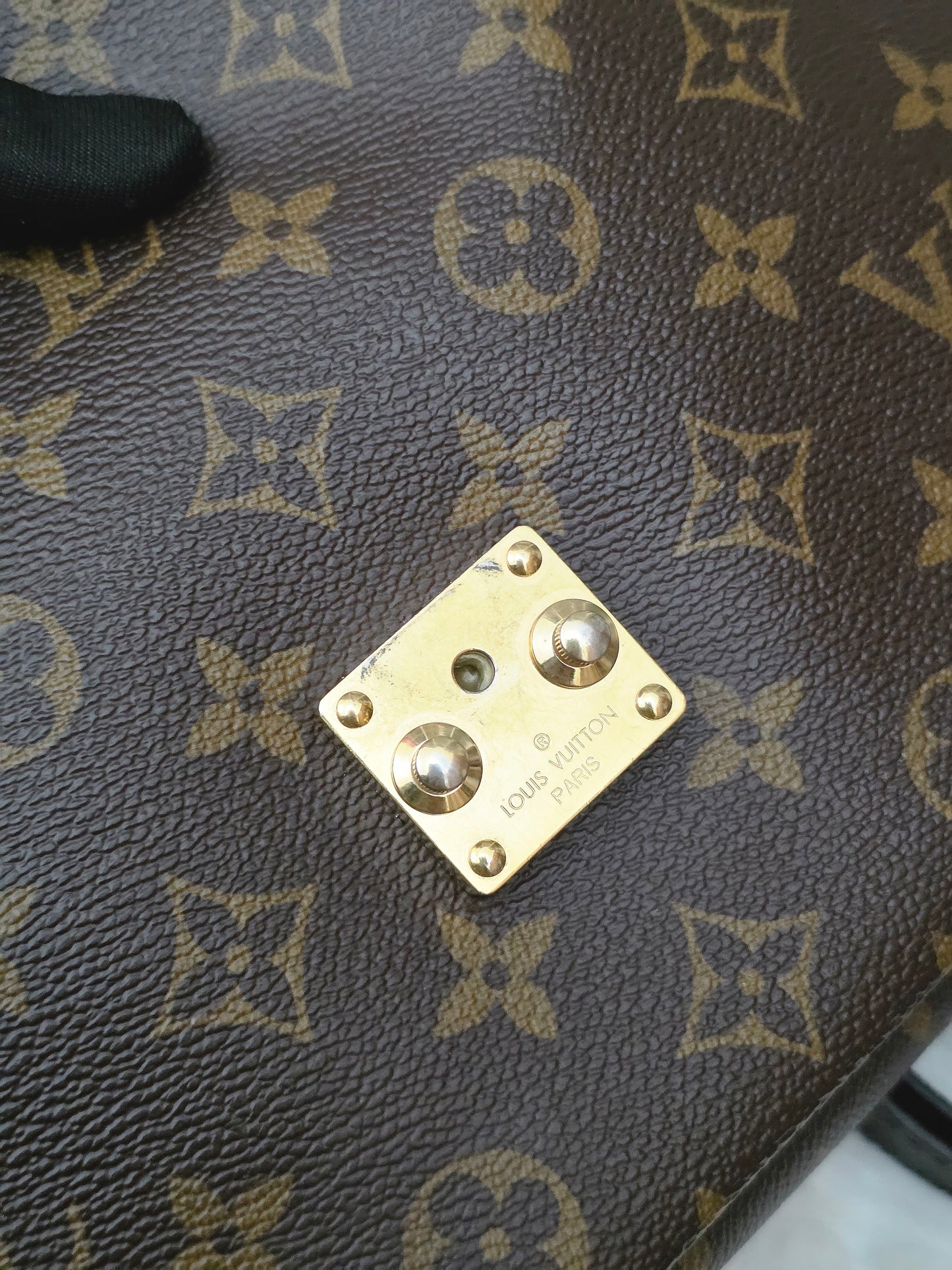 PRELOVED Louis Vuitton Monogram Pochette Metis GI3169
