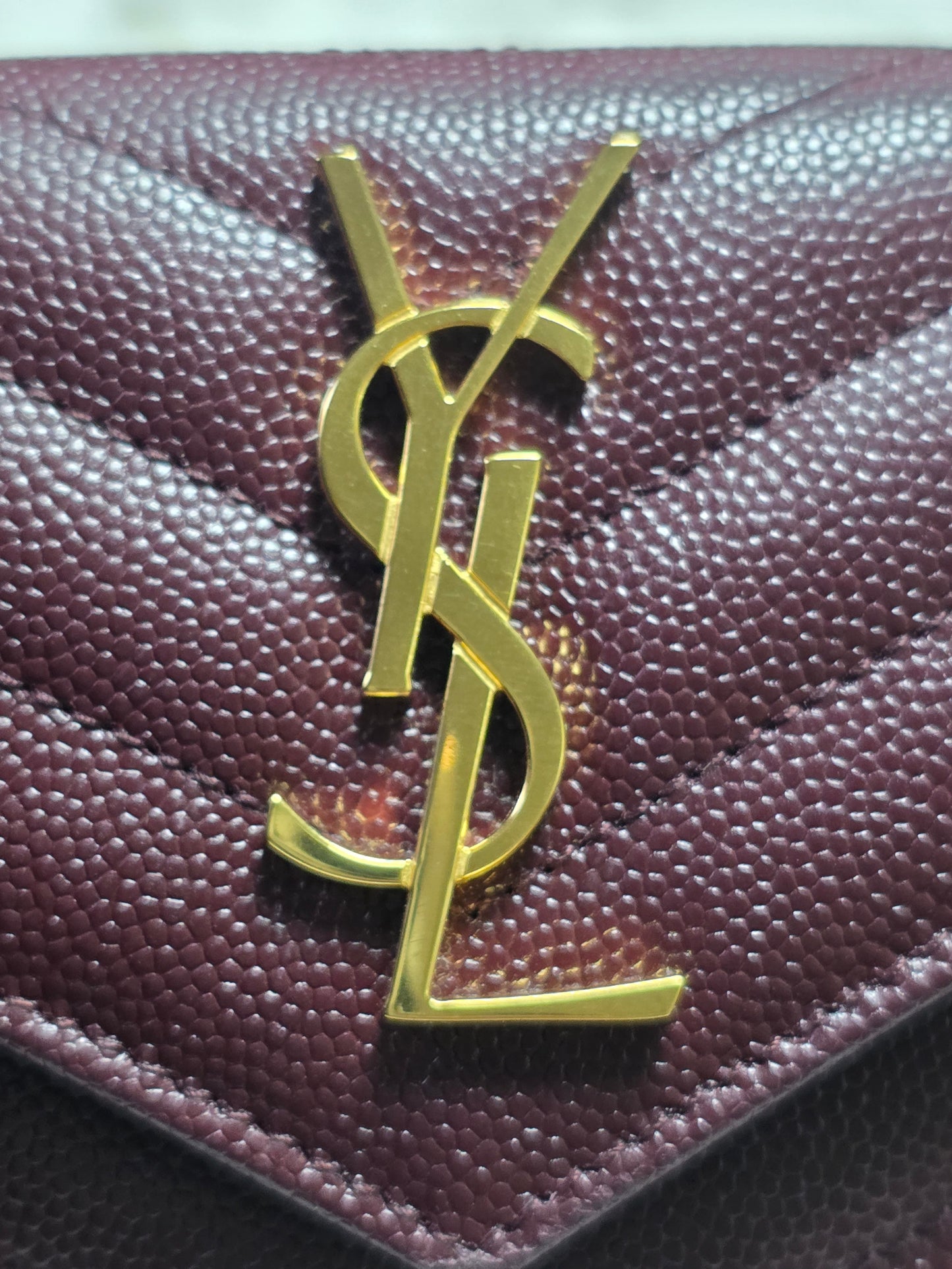 preloved CASSANDRE wallet in GRAIN DE POUDRE leather
ROUGE CABERNET