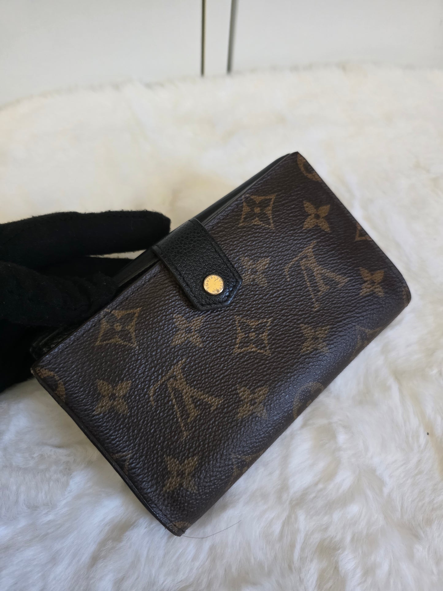 Preloved Louis Vuitton Pallas black wallet