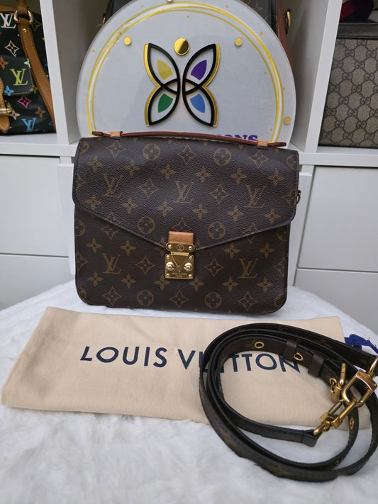 PRELOVED Louis Vuitton Monogram Pochette Metis GI3169