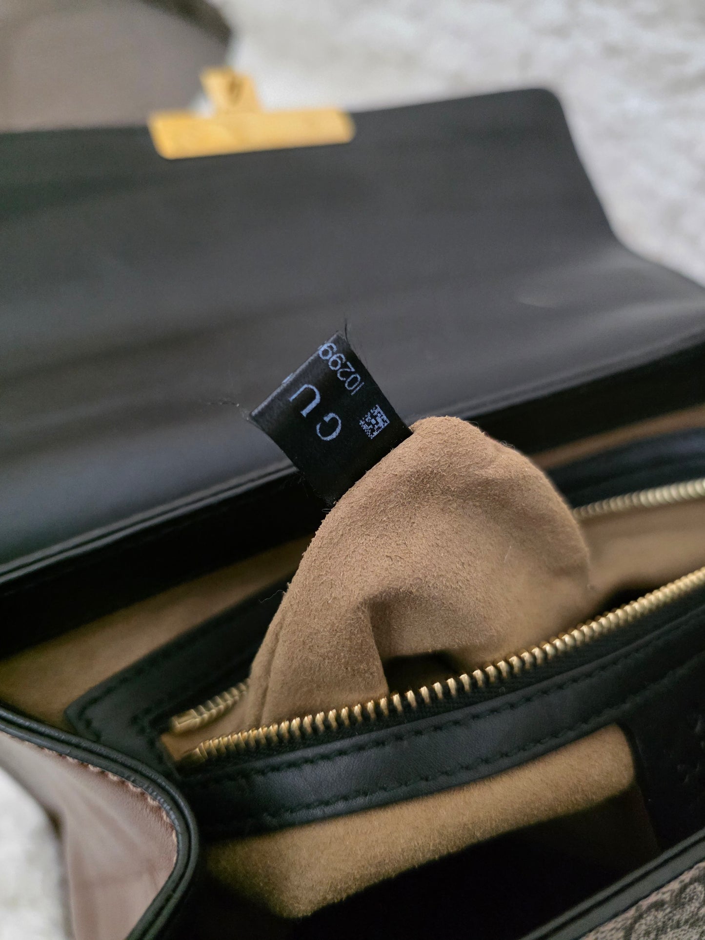 Preloved GUCCI PADLOCK bag medium