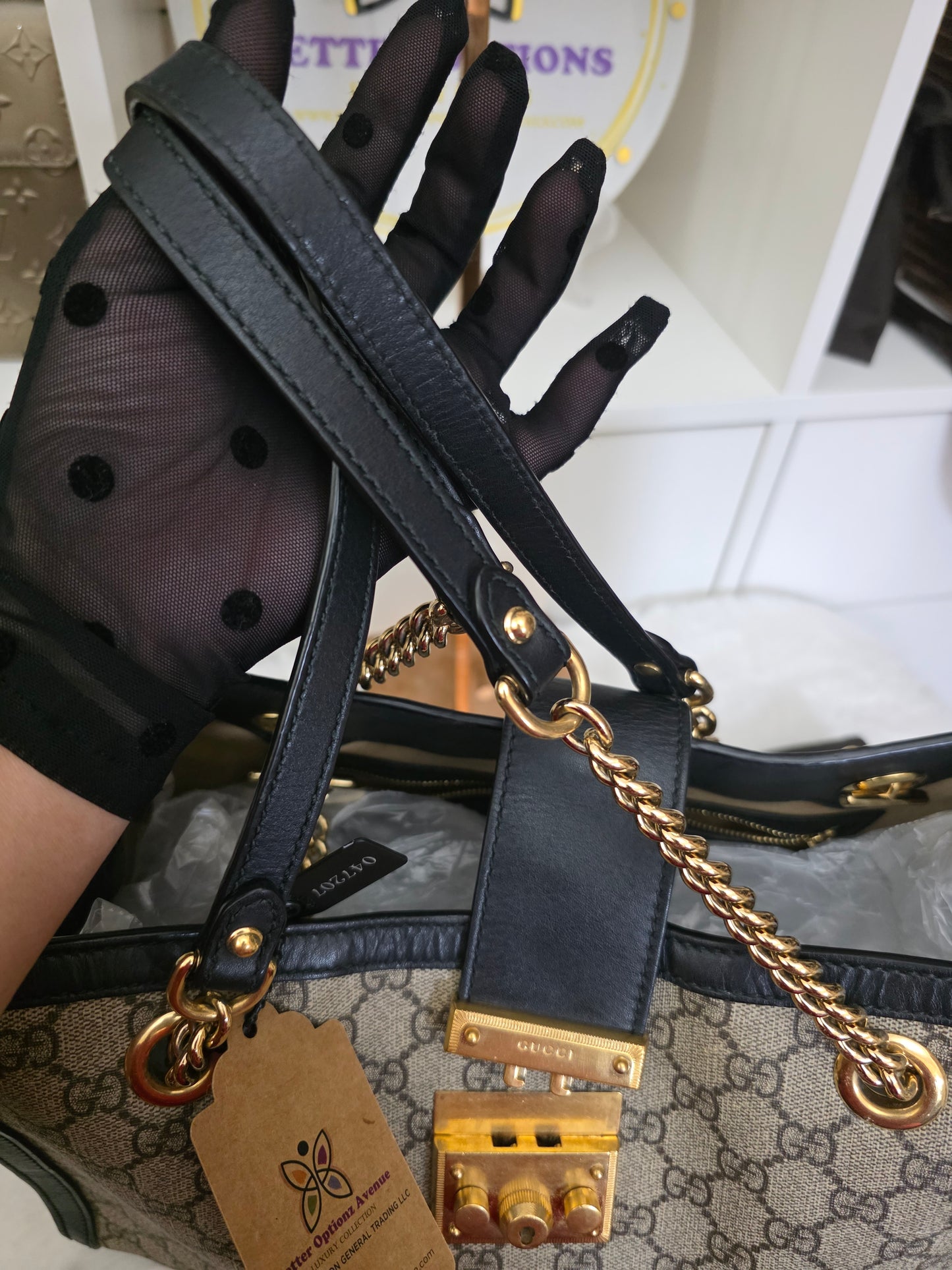 Pre-Owned Gucci GG Supreme MEDIUM 32 cm Padlock Shoulder Bag