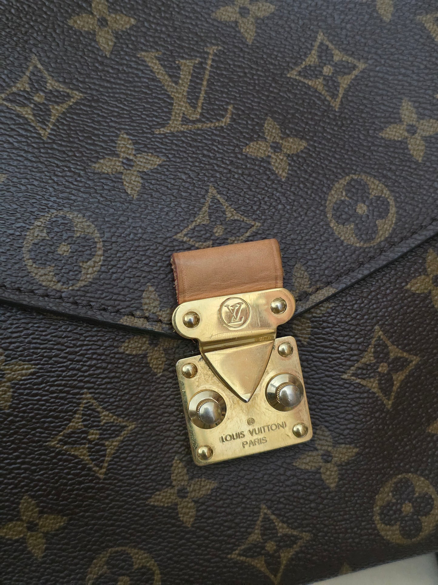PRELOVED Louis Vuitton Monogram Pochette Metis GI3169