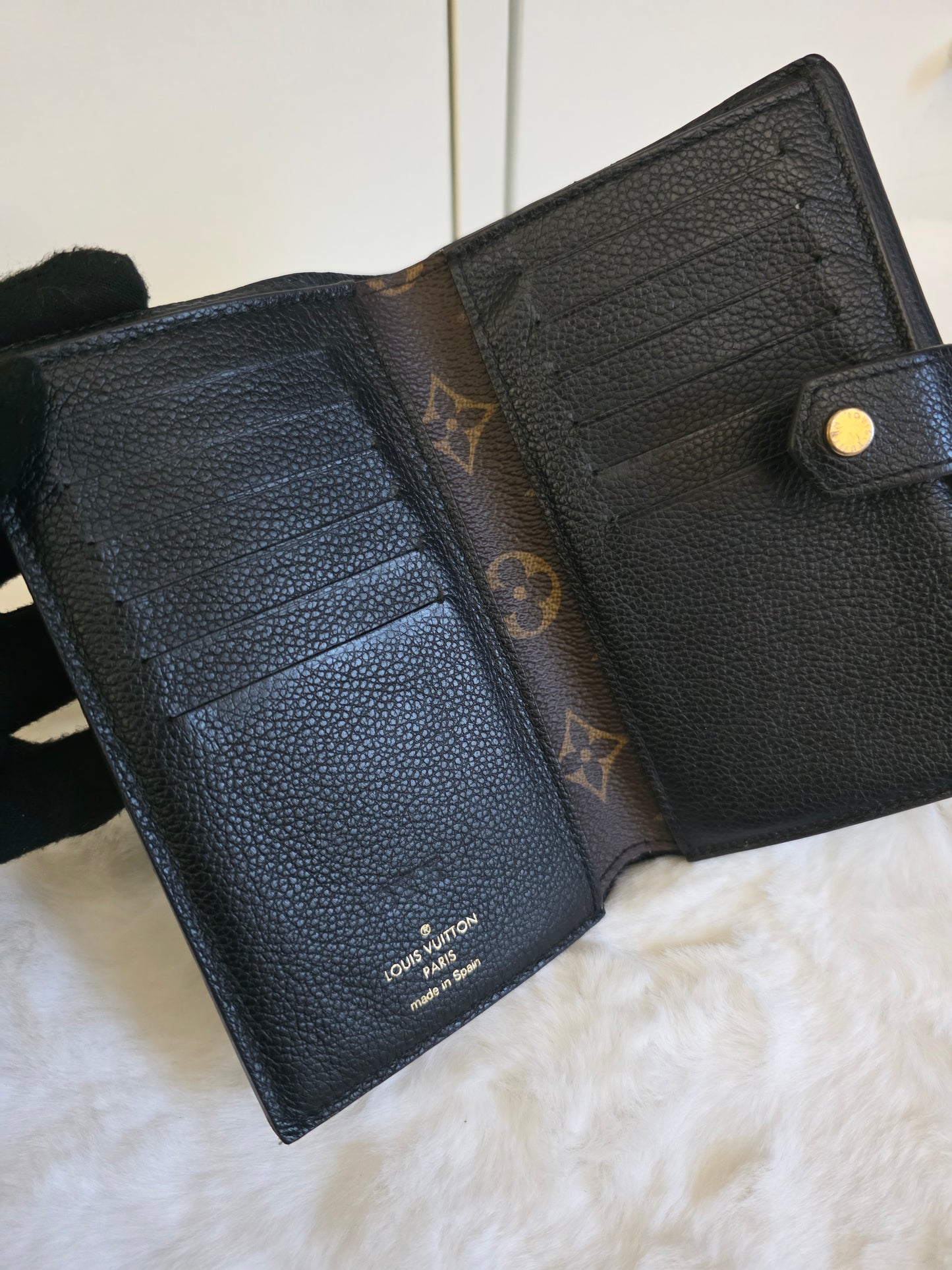Preloved Louis Vuitton Pallas black wallet