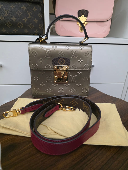 PRELOVED Louis Vuitton Vernis Springstreet metallic grey Fk5109