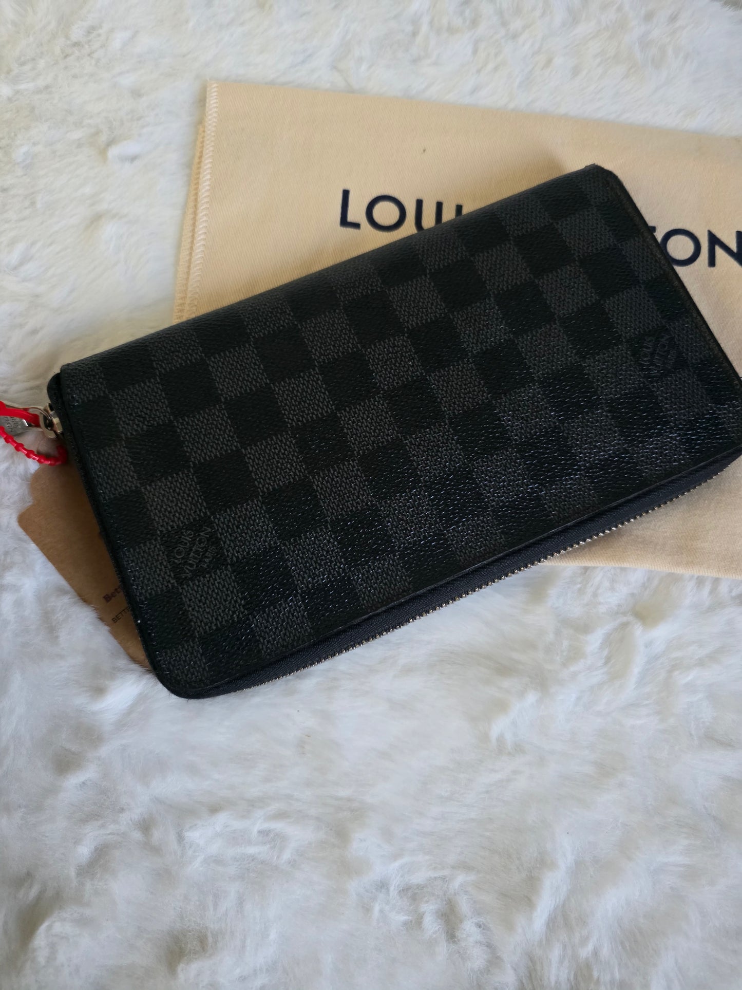 PRELOVED Louis Vuitton Damier Graphite Zippy wallet CA2164 with lv dustbag