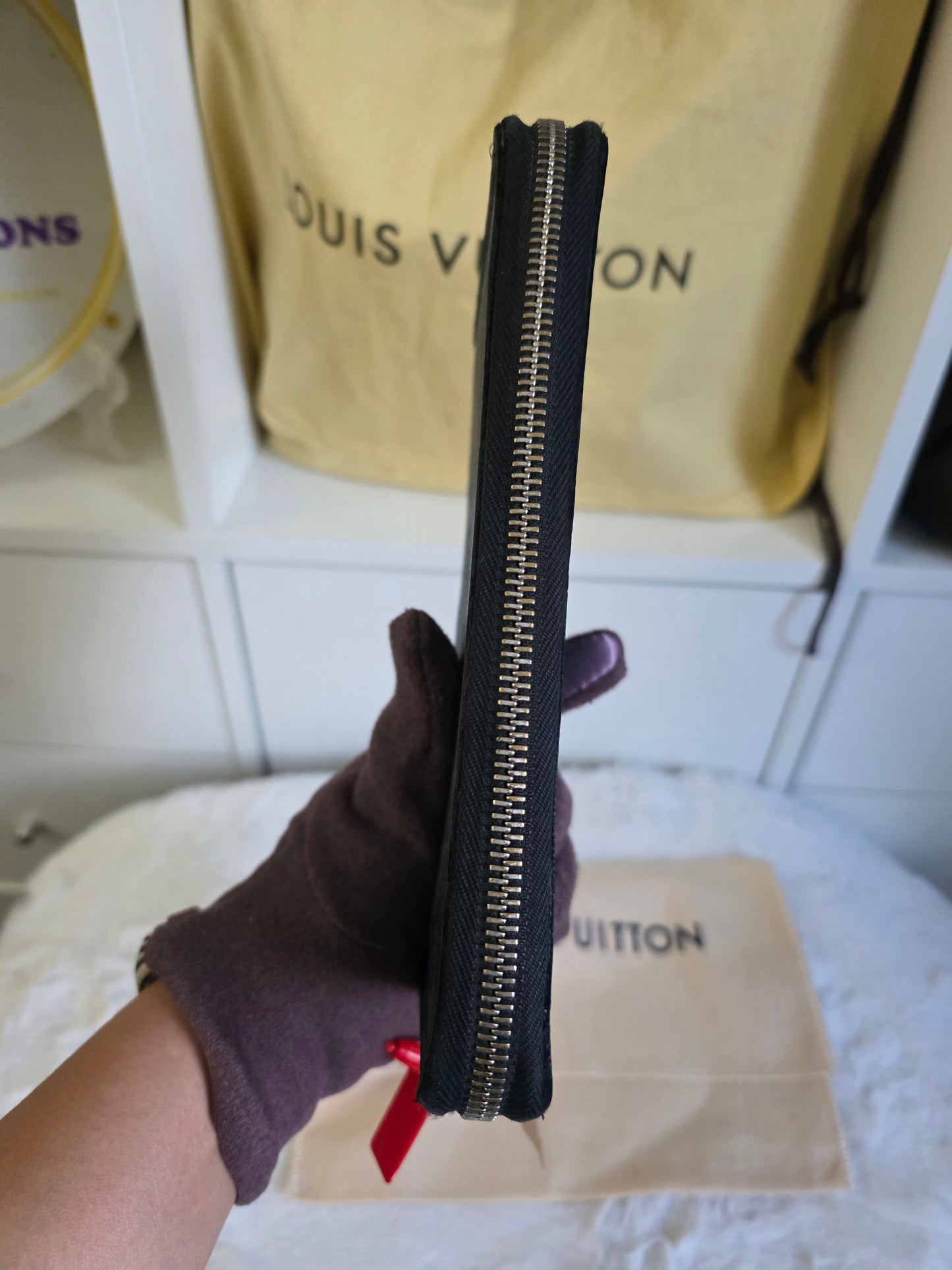 PRELOVED Louis Vuitton Damier Graphite Zippy wallet CA2164 with lv dustbag
