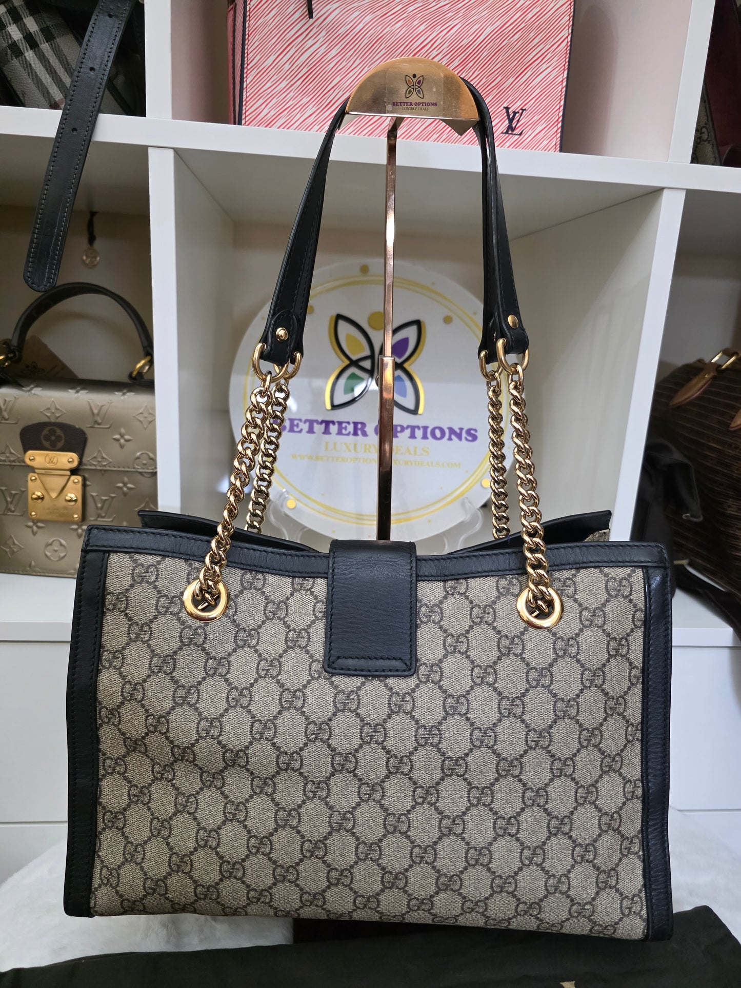 Pre-Owned Gucci GG Supreme MEDIUM 32 cm Padlock Shoulder Bag