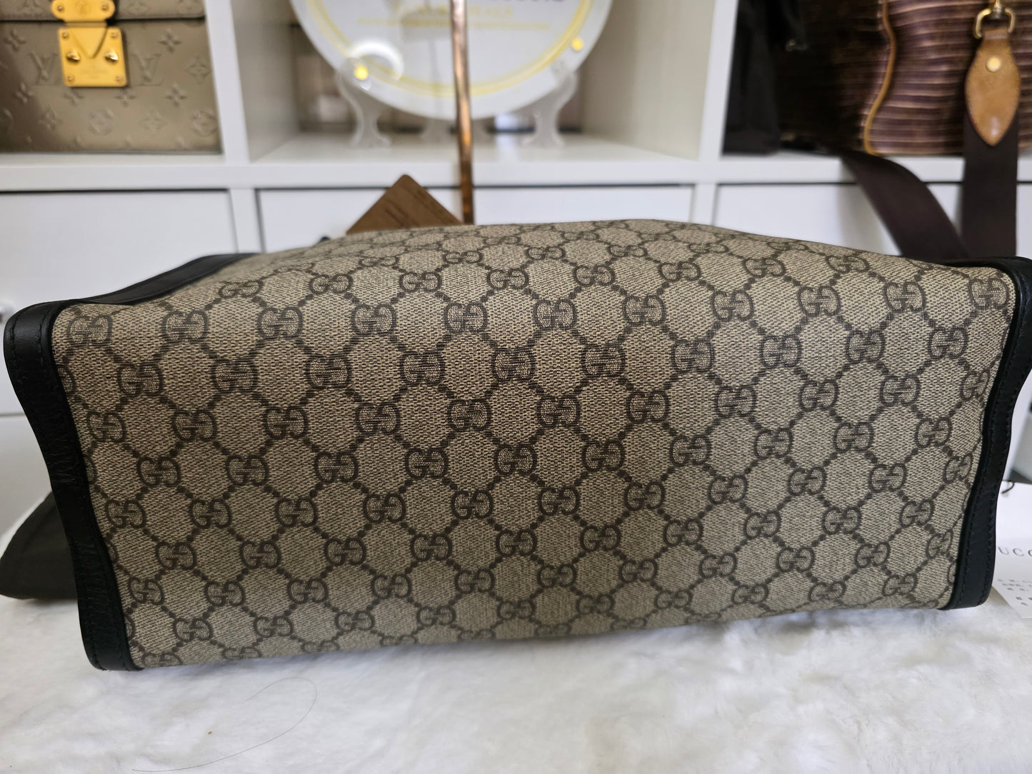 Pre-Owned Gucci GG Supreme MEDIUM 32 cm Padlock Shoulder Bag